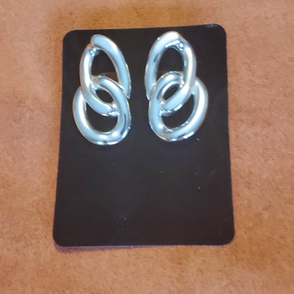 Monet vintage earrings - Picture 1 of 4